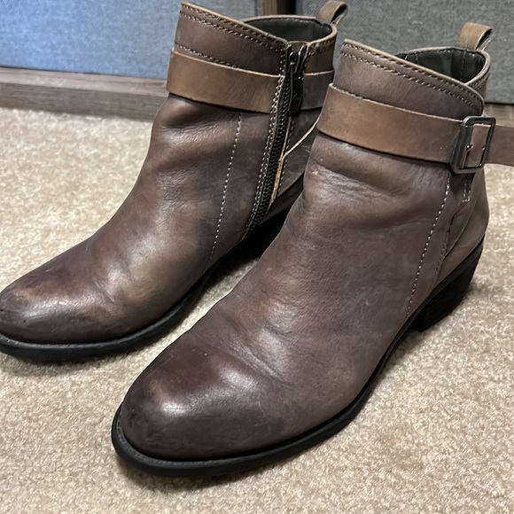 Vince Camuto Beamer ankle boot - Picture 12 of 12
